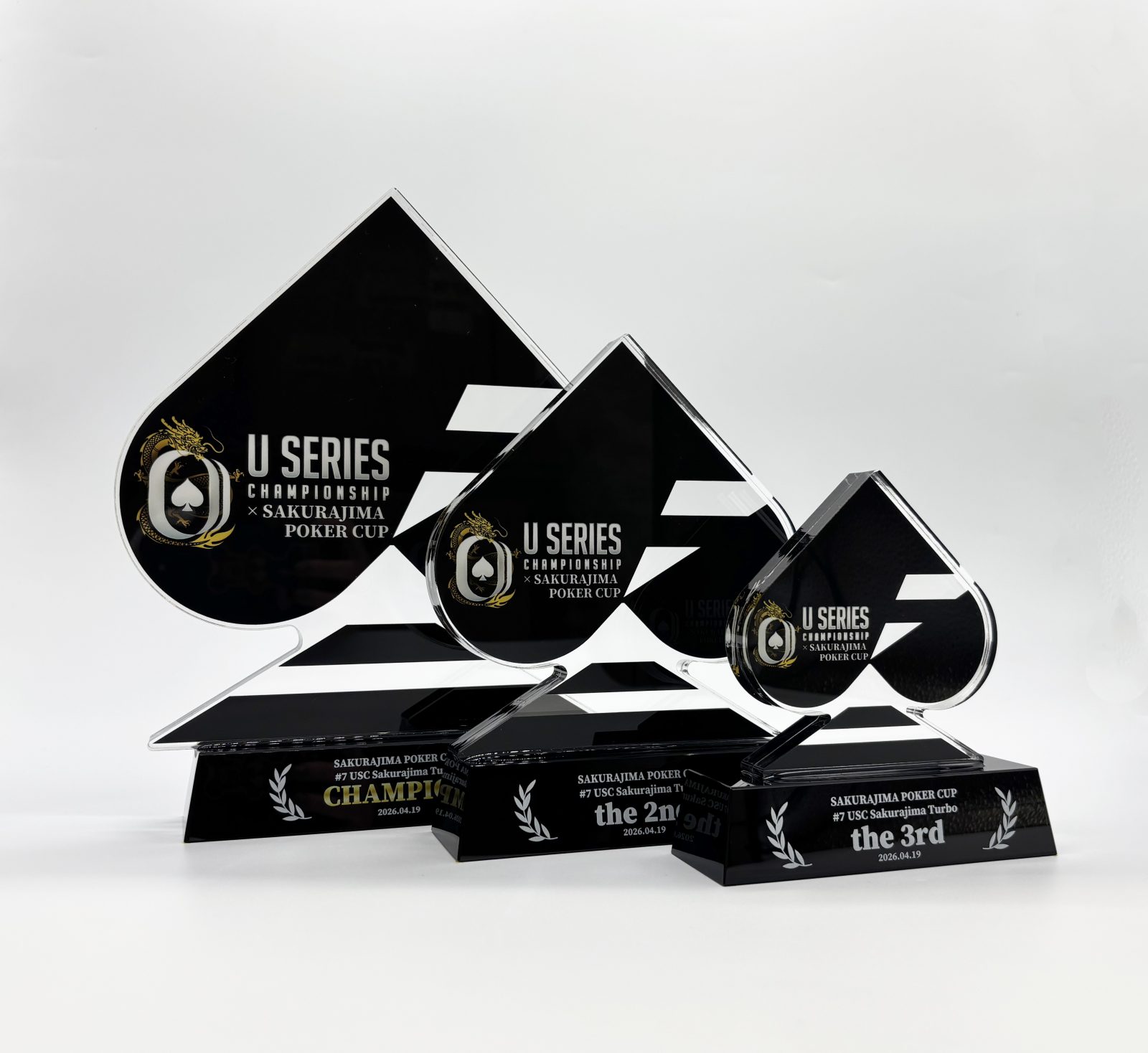 U SERIES CHAMPIONSHIP×桜島ポーカーCUP 金龍ロゴのトロフィー